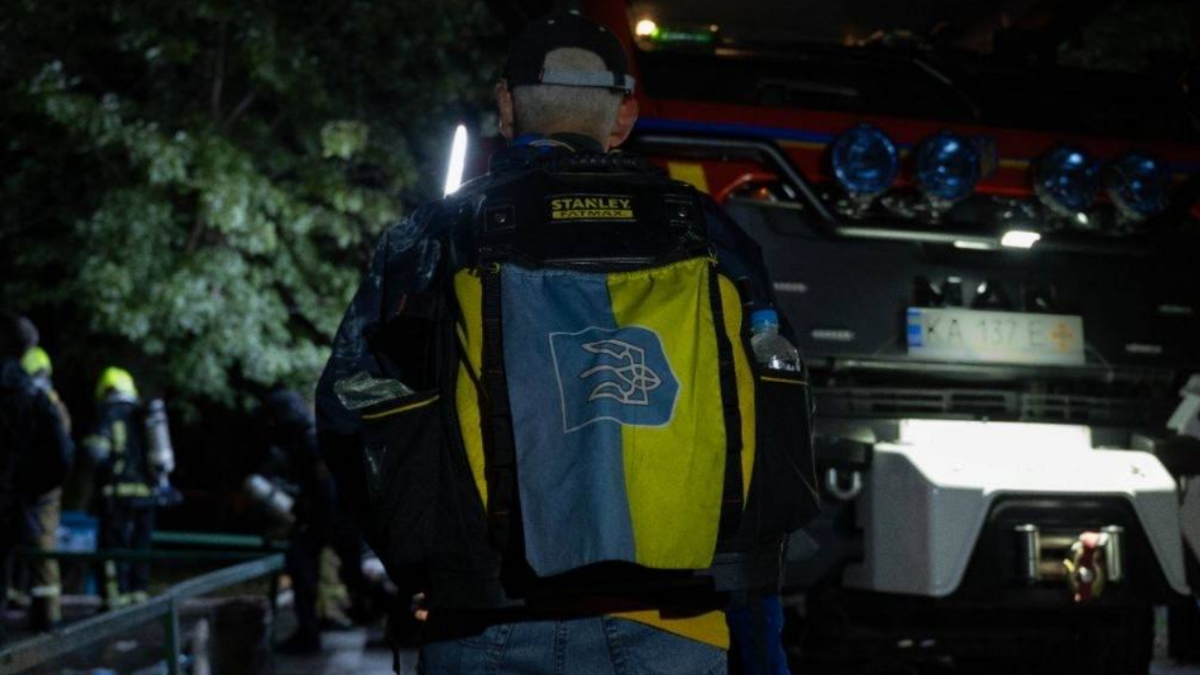 Наслідки атаки на житловий будинок у Києві 14 жовтня